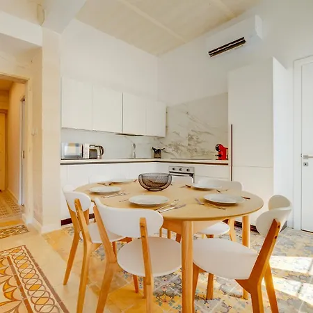 Exclusive With Historic Charm Appartement